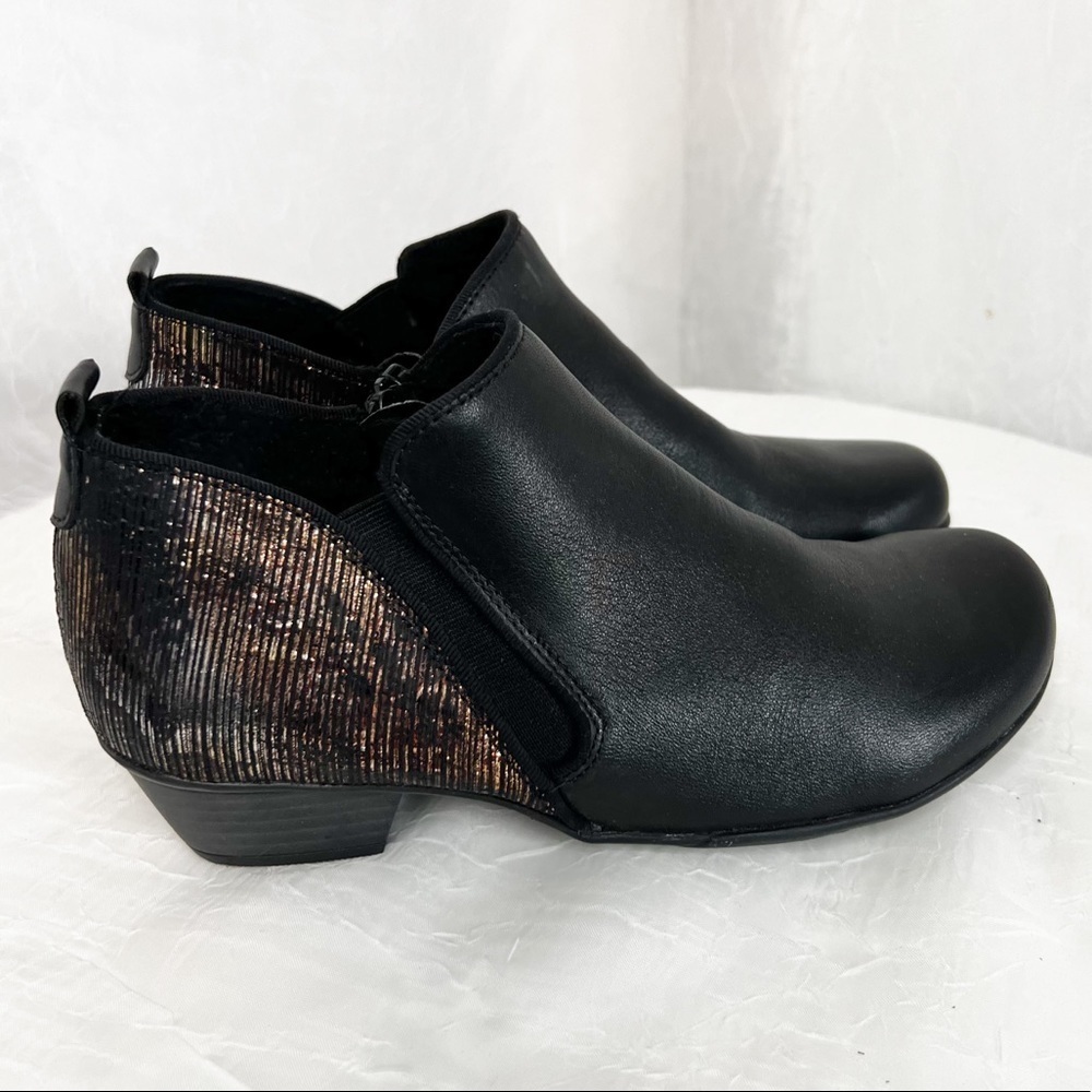 REMONTE Black Zip Ankle Booties - Picture 4 of 14